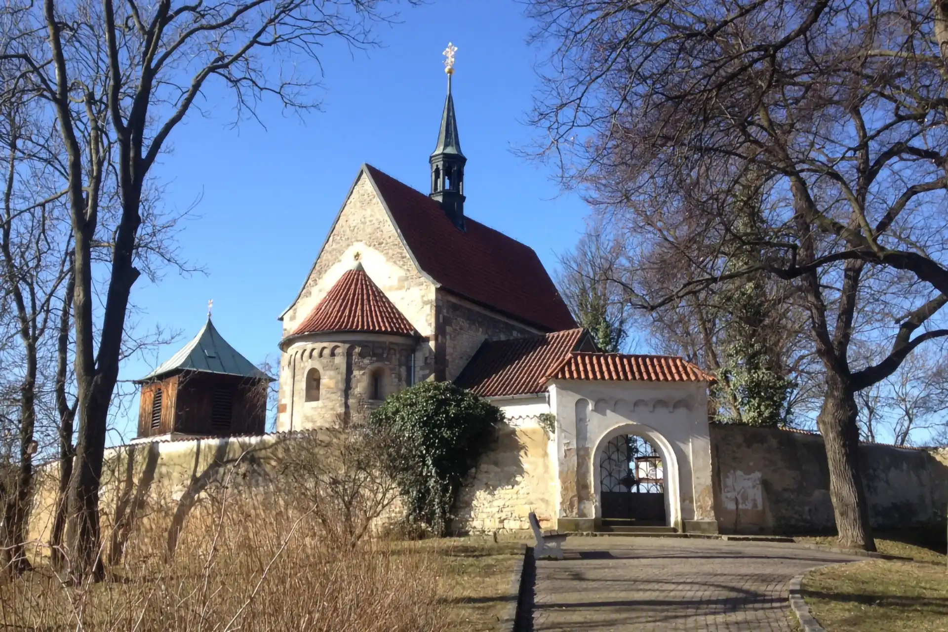 Kostel Dolní Chabry — galerie 1